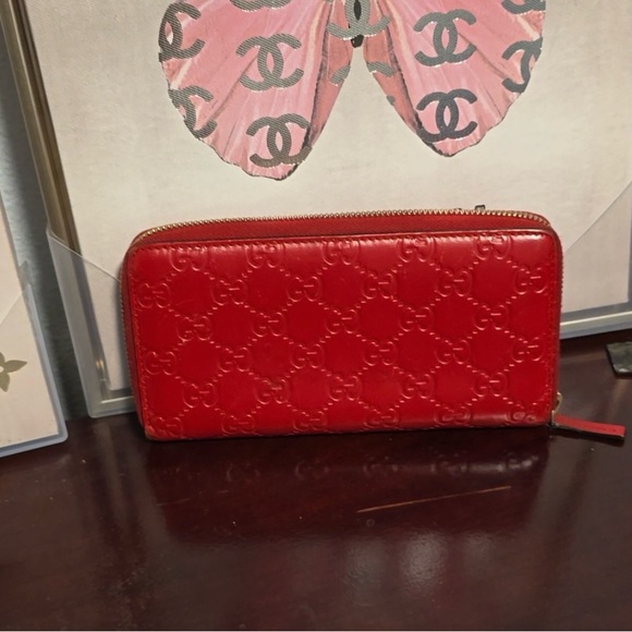 Gucci red Authentic wallet LS - Picture 4 of 9